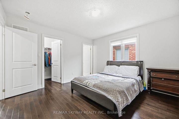 Photo 26 at 22 Tamworth Court, Fletcher's West, Brampton