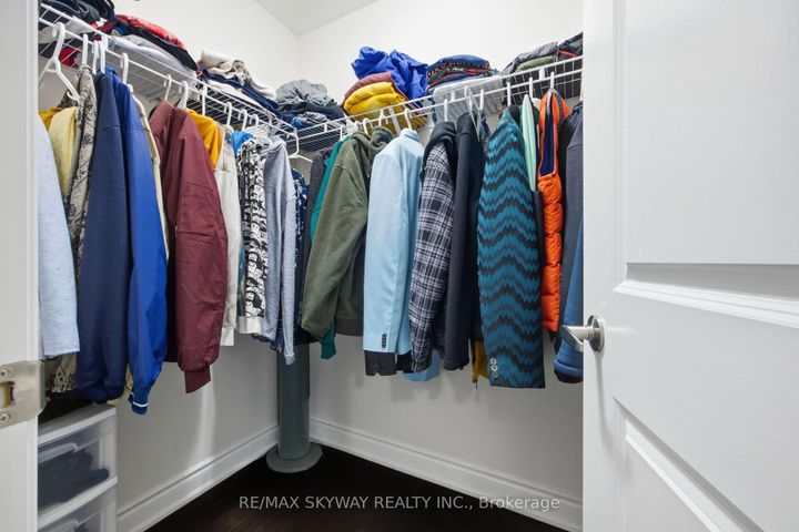 Photo 28 at 22 Tamworth Court, Fletcher's West, Brampton