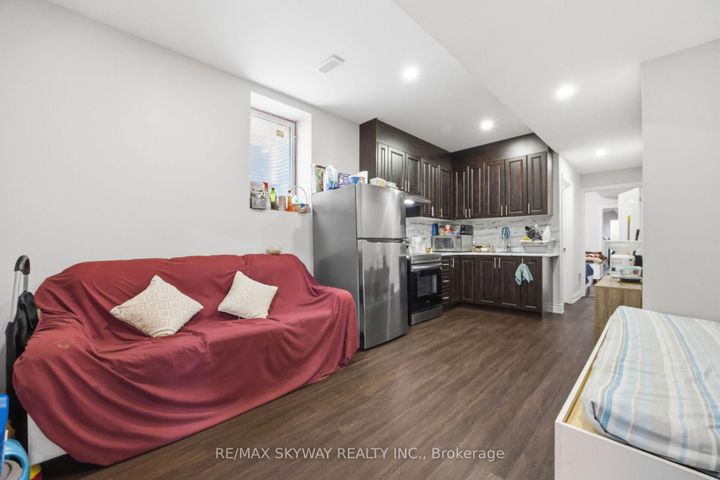 Photo 35 at 22 Tamworth Court, Fletcher's West, Brampton