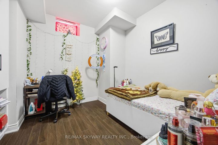 Photo 36 at 22 Tamworth Court, Fletcher's West, Brampton