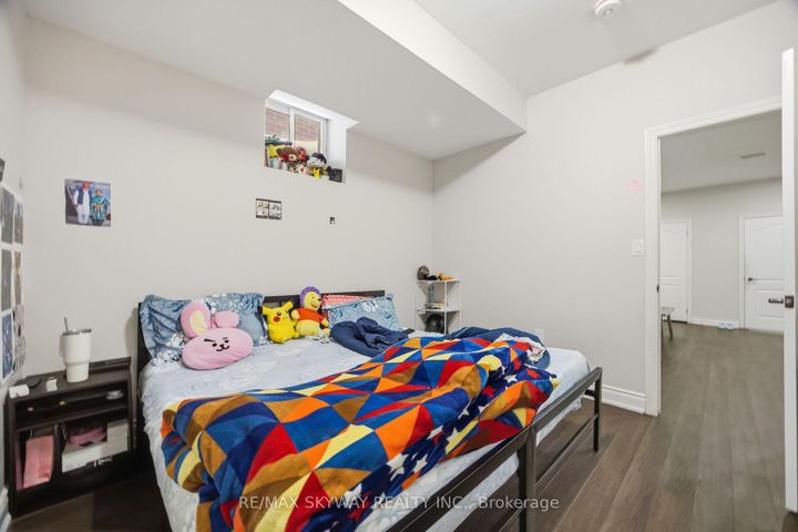 Photo 42 at 22 Tamworth Court, Fletcher's West, Brampton