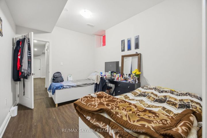 Photo 45 at 22 Tamworth Court, Fletcher's West, Brampton