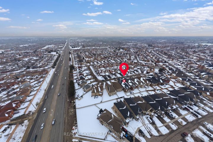 Photo 48 at 22 Tamworth Court, Fletcher's West, Brampton