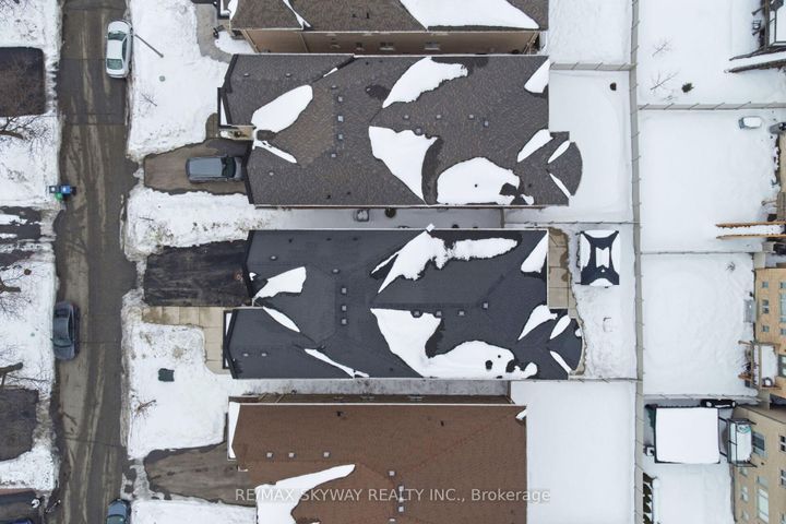 Photo 49 at 22 Tamworth Court, Fletcher's West, Brampton