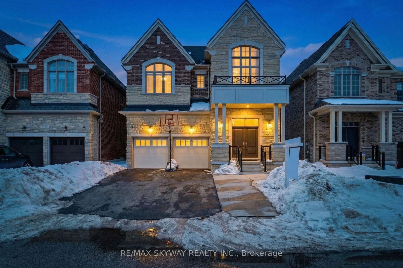 22 Tamworth Court, Fletcher's West, Brampton 2