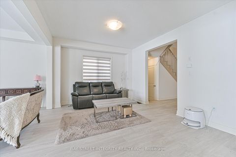 Photo 5 at 1452 Wheatcroft Drive, Kedron, Oshawa