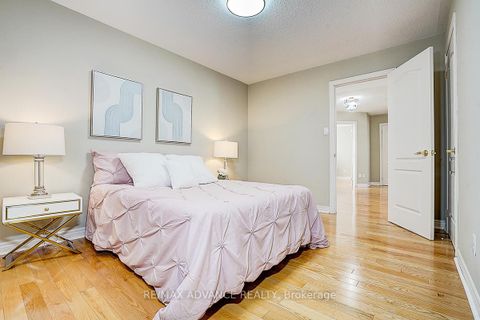 Photo 30 at 16 St Etienne Drive, Vellore Village, Vaughan