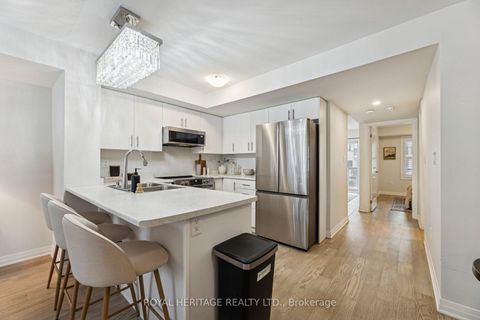 Photo 11 at 33 B Lookout Drive, Bowmanville, Clarington