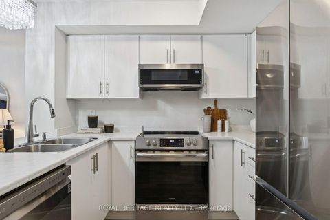 Photo 13 at 33 B Lookout Drive, Bowmanville, Clarington