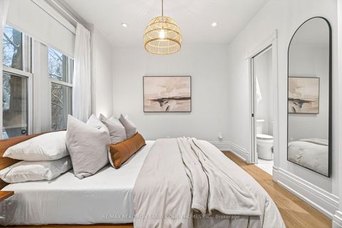 Photo 24 at 198 Macpherson Avenue, Annex, Toronto