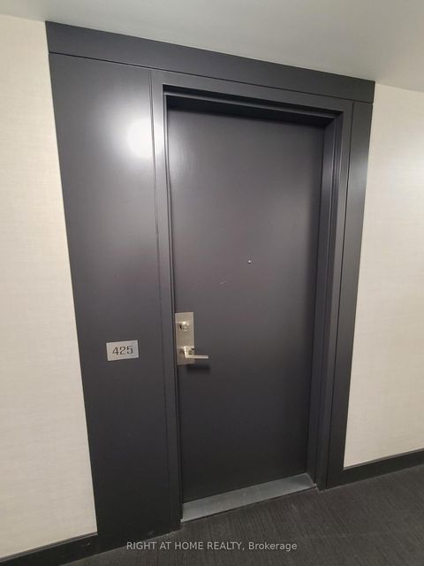 Photo 1 at 425 - 377 Madison Avenue, Casa Loma, Toronto