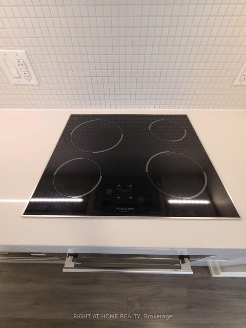 Photo 7 at 425 - 377 Madison Avenue, Casa Loma, Toronto