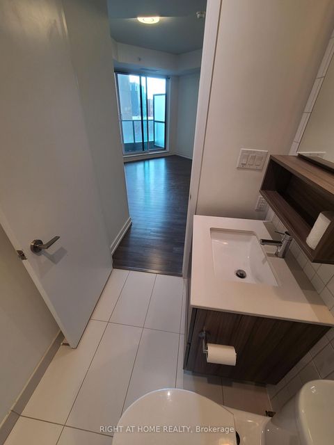 Photo 13 at 425 - 377 Madison Avenue, Casa Loma, Toronto