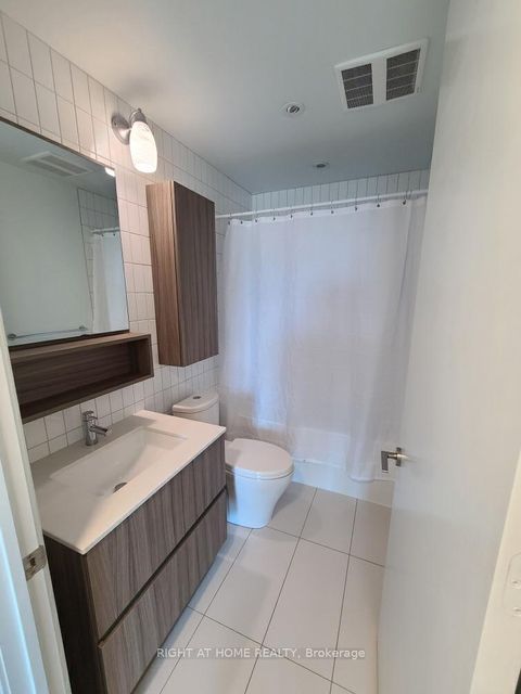 Photo 14 at 425 - 377 Madison Avenue, Casa Loma, Toronto