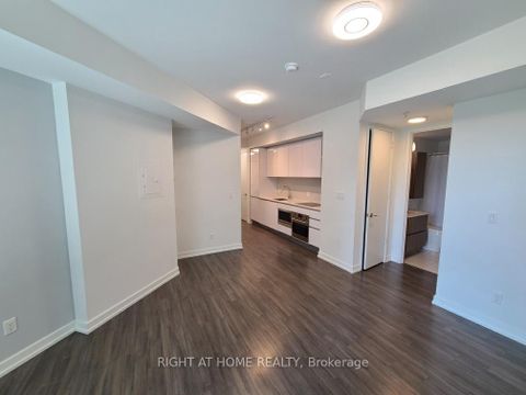 Photo 15 at 425 - 377 Madison Avenue, Casa Loma, Toronto