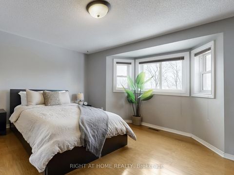 Photo 13 at 605 Willowick Drive, Wyndham, Newmarket