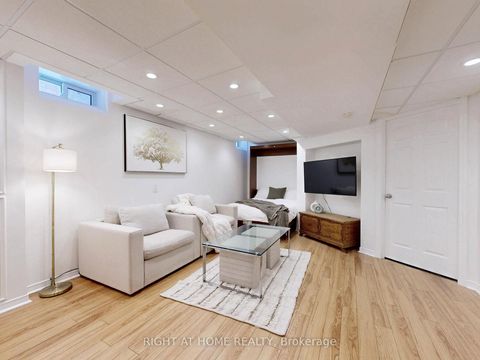 Photo 27 at 605 Willowick Drive, Wyndham, Newmarket