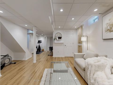 Photo 30 at 605 Willowick Drive, Wyndham, Newmarket