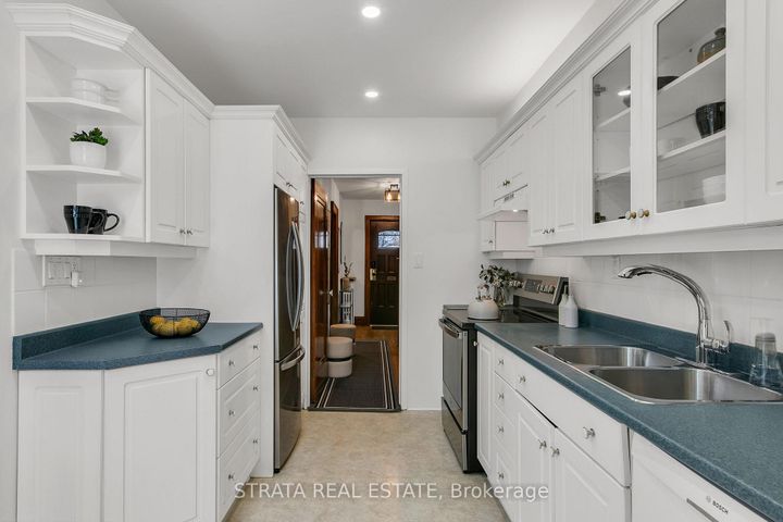 Photo 19 at 40 Roe Avenue, Lawrence Park North, Toronto