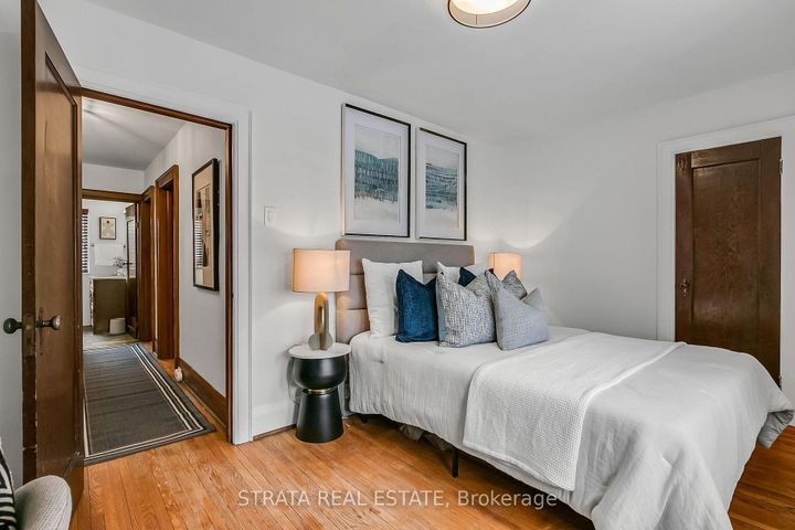 Photo 25 at 40 Roe Avenue, Lawrence Park North, Toronto