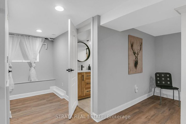 Photo 44 at 40 Roe Avenue, Lawrence Park North, Toronto