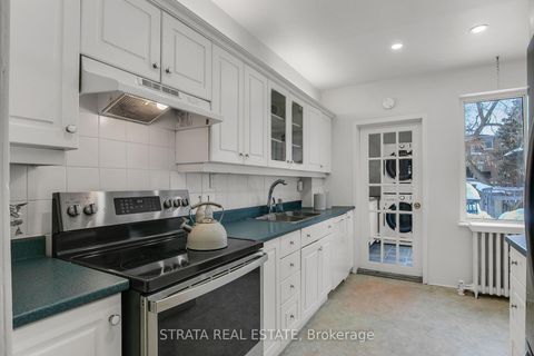 Photo 16 at 40 Roe Avenue, Lawrence Park North, Toronto