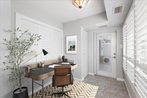 Photo 7 at 212 - 900 Bogart Mill Trail, College Manor, Newmarket