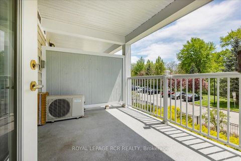 Photo 10 at 212 - 900 Bogart Mill Trail, College Manor, Newmarket