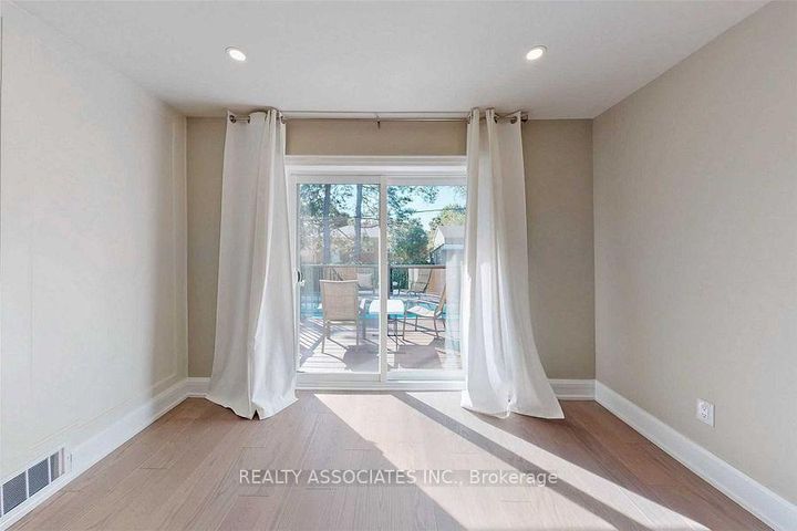 Photo 21 at 21 Burleigh Heights Drive, Bayview Village, Toronto