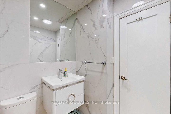 Photo 25 at 21 Burleigh Heights Drive, Bayview Village, Toronto