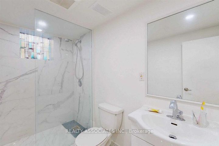 Photo 31 at 21 Burleigh Heights Drive, Bayview Village, Toronto