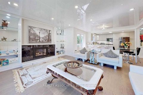 Photo 5 at 21 Burleigh Heights Drive, Bayview Village, Toronto