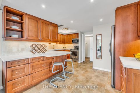 Photo 6 at 602 - 3 Concorde Place, Don Mills, Toronto