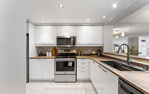 Photo 11 at 1102 - 18 Hollywood Avenue, Willowdale East, Toronto