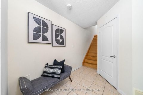 Photo 2 at 15 Snowgoose Terrace, Rouge E11, Toronto