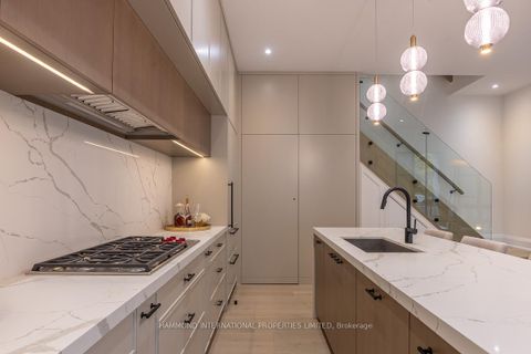 Photo 11 at 372 Briar Hill Avenue, Lawrence Park South, Toronto