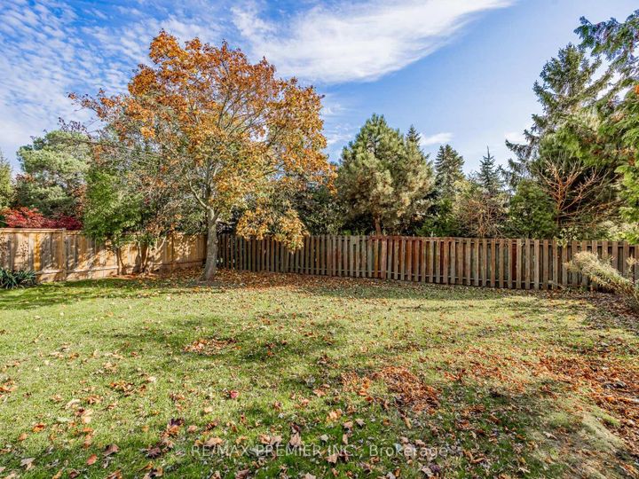 Photo 7 at 1368 Tansley Drive, WO West, Oakville