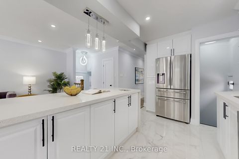 Photo 17 at 7 Stoney Creek Drive, West Hill, Toronto