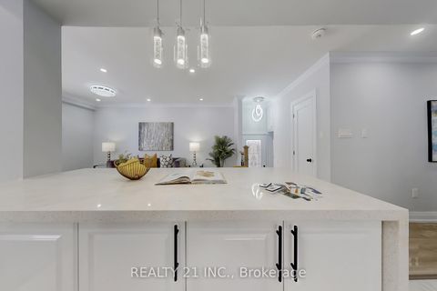 Photo 19 at 7 Stoney Creek Drive, West Hill, Toronto