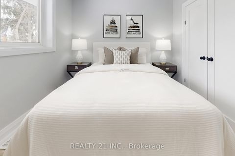 Photo 22 at 7 Stoney Creek Drive, West Hill, Toronto