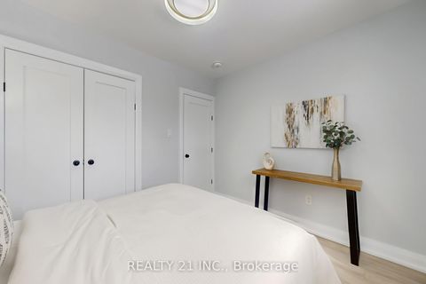 Photo 23 at 7 Stoney Creek Drive, West Hill, Toronto