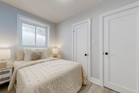 Photo 25 at 7 Stoney Creek Drive, West Hill, Toronto