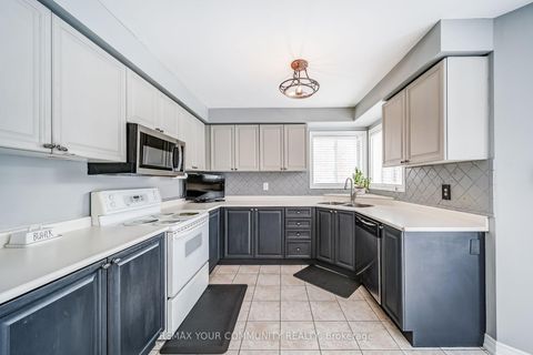 Photo 12 at 93 Amberview Drive, Keswick South, Georgina