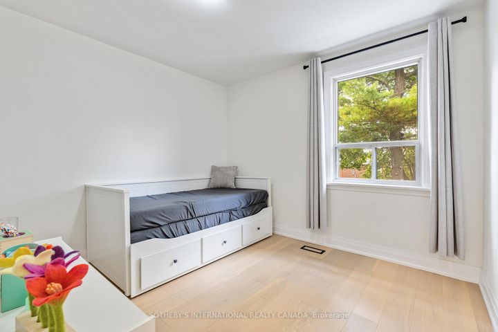 Photo 15 at 38 Vauxhall Drive, Dorset Park, Toronto