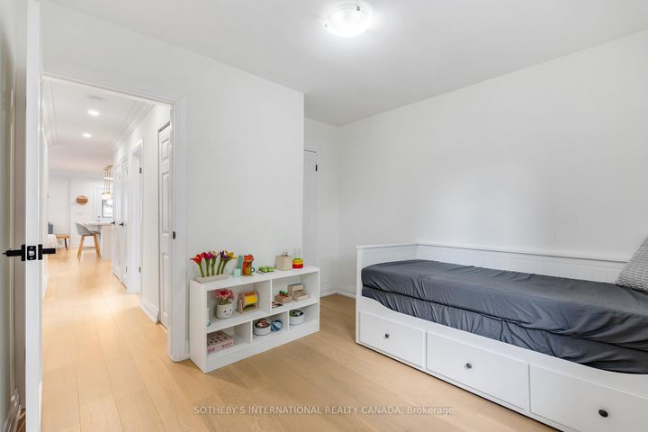 Photo 16 at 38 Vauxhall Drive, Dorset Park, Toronto