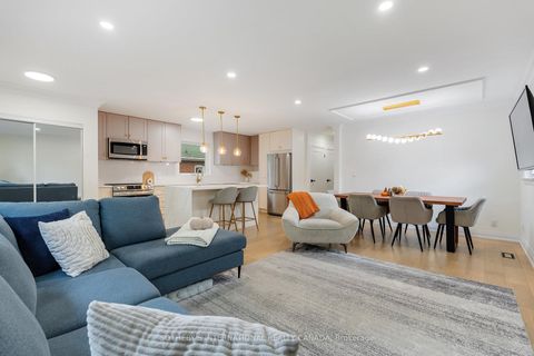 Photo 6 at 38 Vauxhall Drive, Dorset Park, Toronto