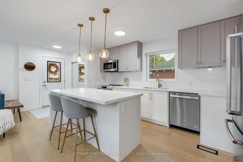 Photo 10 at 38 Vauxhall Drive, Dorset Park, Toronto