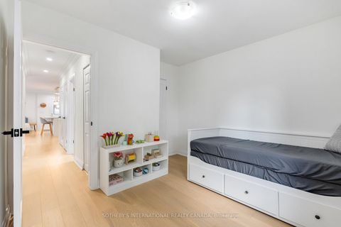 Photo 16 at 38 Vauxhall Drive, Dorset Park, Toronto