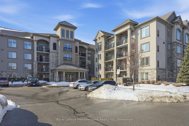 Photo 1 at 114 - 1440 MAIN Street E, DE Dempsey, Milton