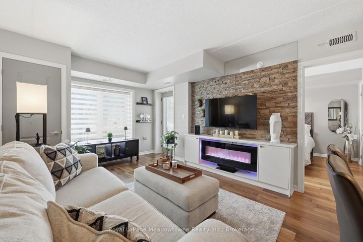 Photo 11 at 114 - 1440 MAIN Street E, DE Dempsey, Milton